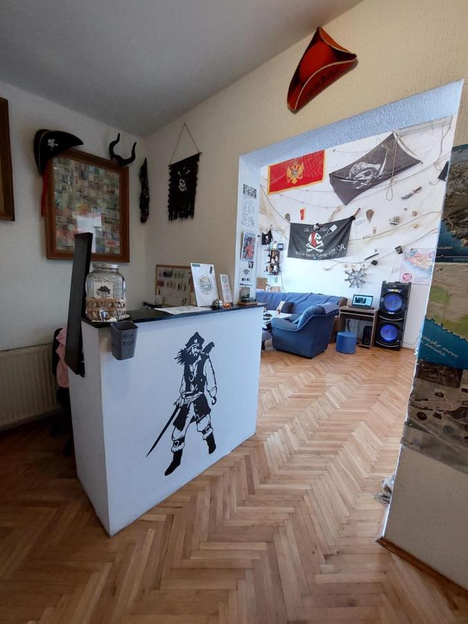 Pirate Backpackers Hostel Ulcinj Buitenkant foto