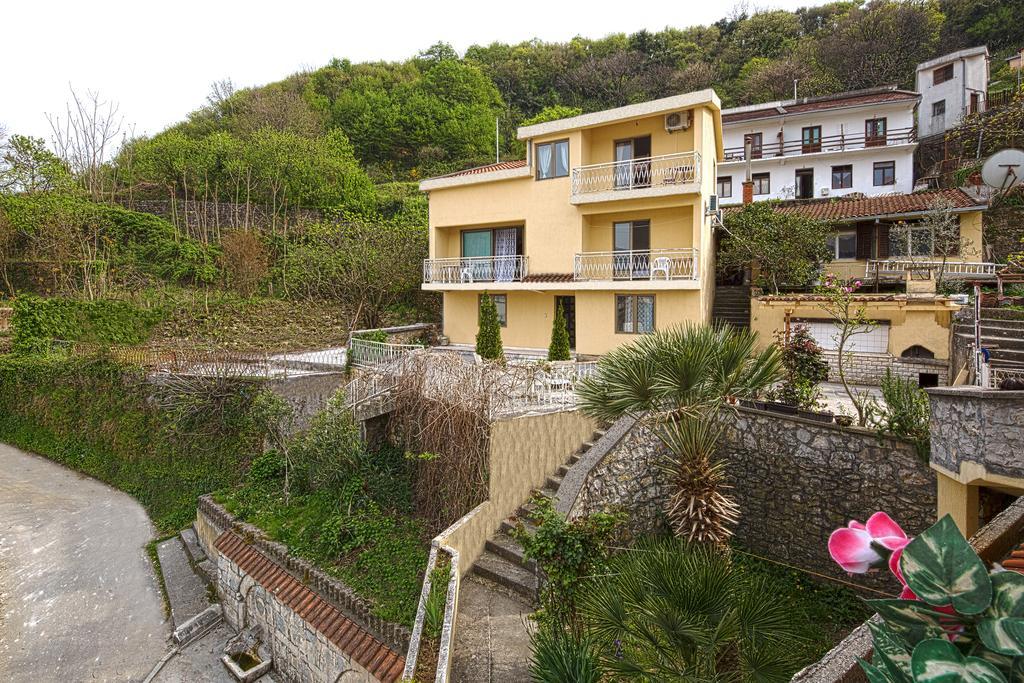 Pirate Backpackers Hostel Ulcinj Buitenkant foto