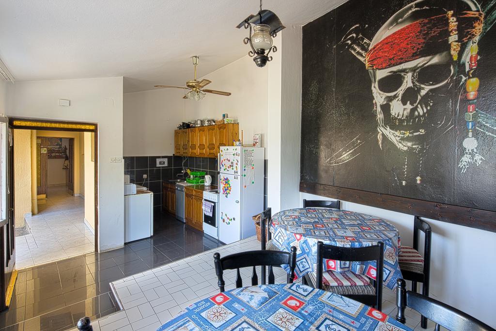 Pirate Backpackers Hostel Ulcinj Buitenkant foto